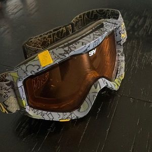 Men’s SPY ski goggles